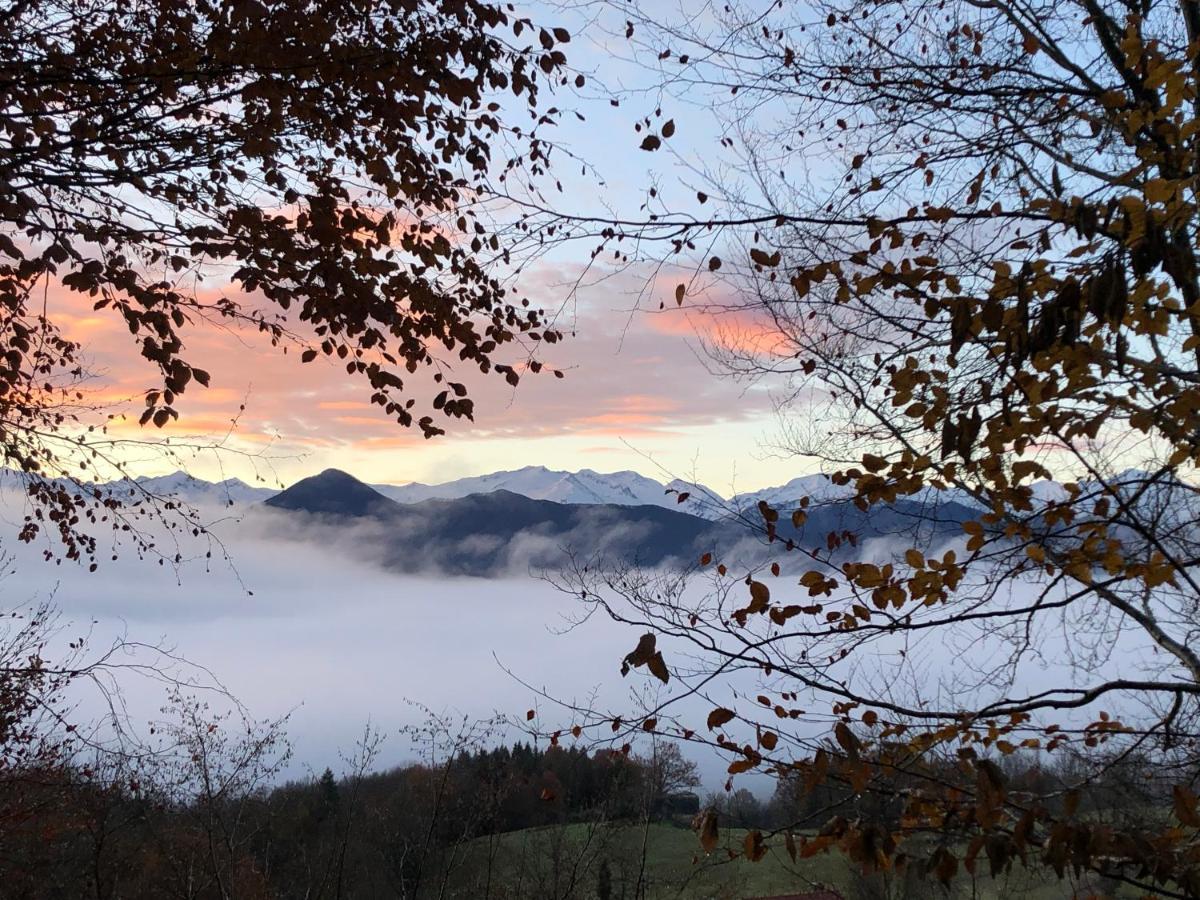 Fenêtre sur les Pyrénées Soulan  Extérieur photo